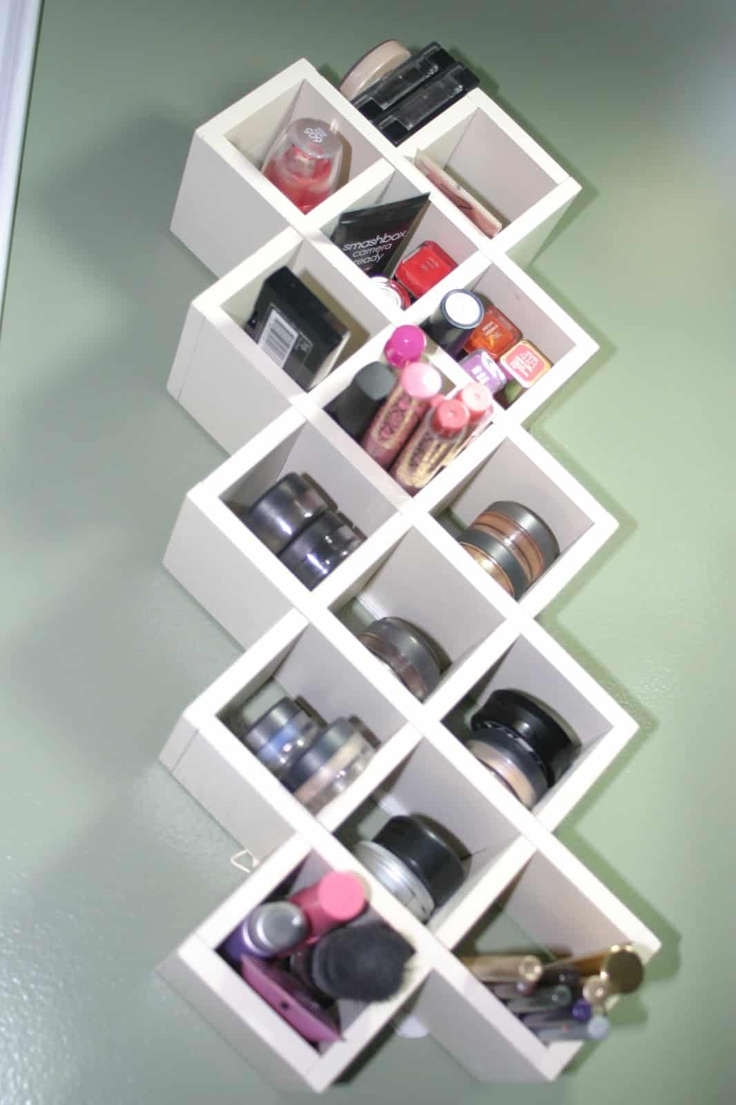 31-pretty-chic-diy-makeup-storage-ideas-for-an-inexpensive-one