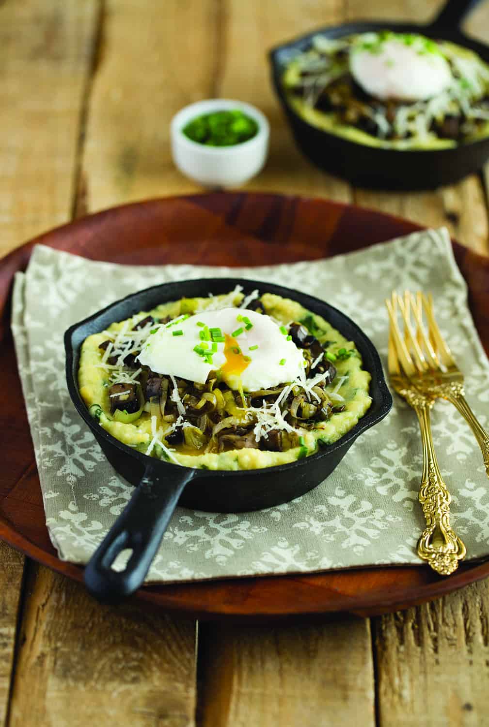 Spinach Polenta with Mushrooms, Leek, and Poached Egg