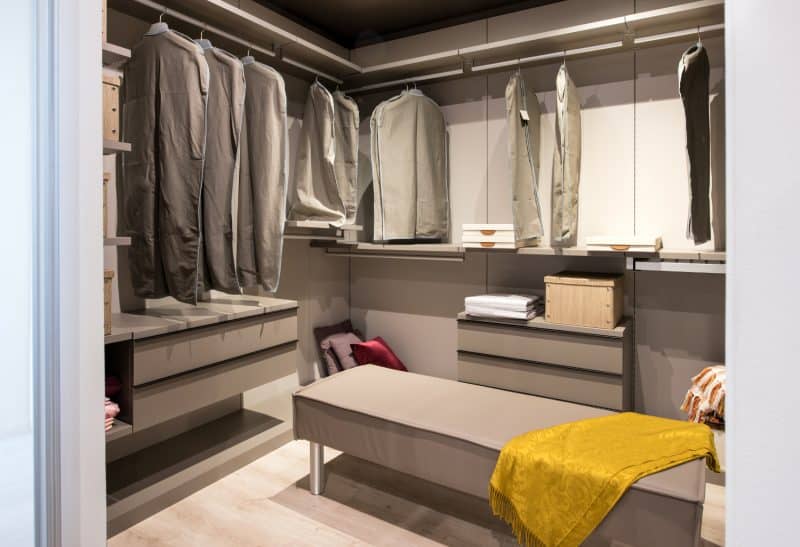 How do I design my own Walk-in Closet? - Home Trends Magazine