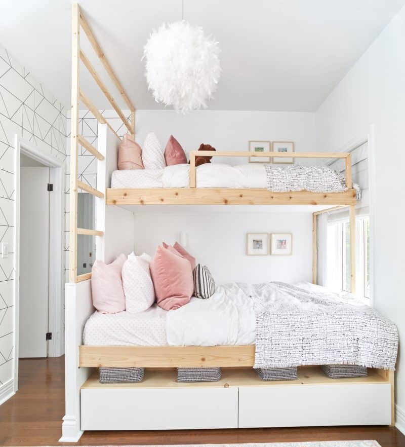 Bedroom for 3 store girls